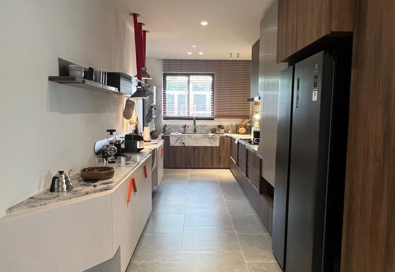 Freehold Low Density Doorstep to Unit KL Skyline Forest Quartz View