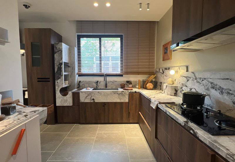 Freehold Low Density Doorstep to Unit KL Skyline Forest Quartz View