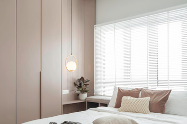 Low Density Freehold Condo Fully Furnish