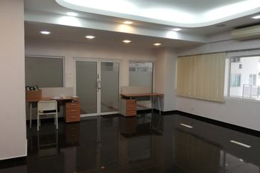 Subang Boulevard Condominium shop /retail 