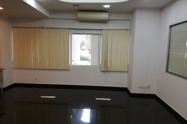 Subang Boulevard Condominium shop /retail 