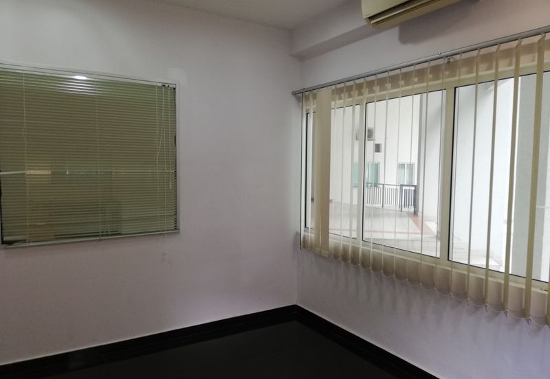 Subang Boulevard Condominium shop /retail 