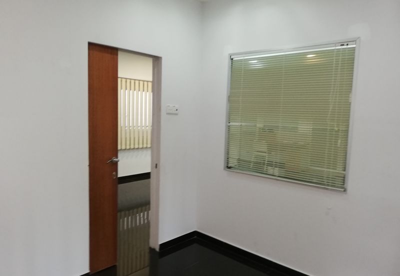 Subang Boulevard Condominium shop /retail 