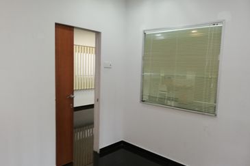 Subang Boulevard Condominium shop /retail 