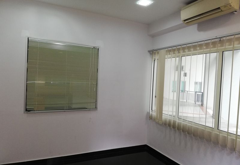 Subang Boulevard Condominium shop /retail 