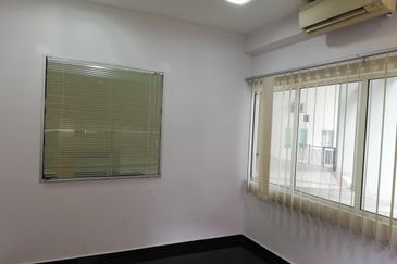 Subang Boulevard Condominium shop /retail 