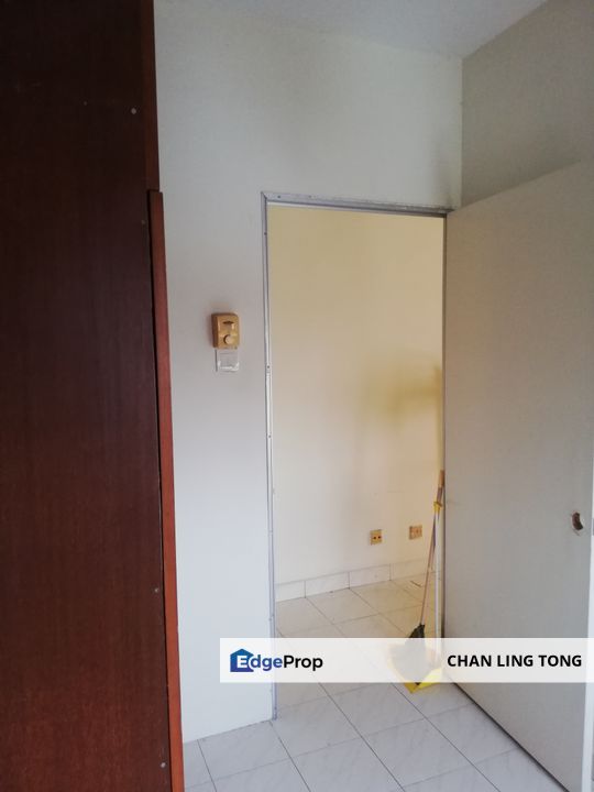 Ehsan Ria Condominium for sale, price is negotiable, Selangor, Petaling Jaya