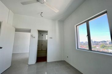 Azaria Apartment @ Bandar Paklands