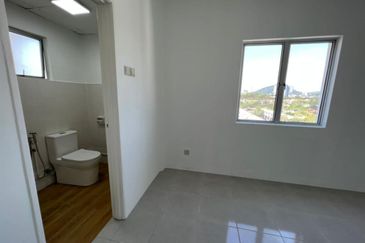 Azaria Apartment @ Bandar Paklands