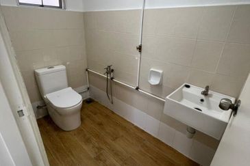 Azaria Apartment @ Bandar Paklands