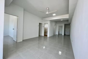 Azaria Apartment @ Bandar Paklands