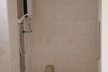 Sunway Lagoonview Condominium for sale. Price is negotiable