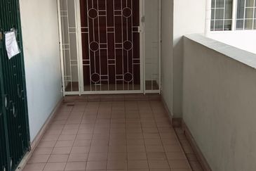 Sunway Lagoonview Condominium for sale. Price is negotiable