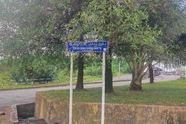 Teres 1 Tingkat Taman Kristal Sungai Karang Darat Kuantan
