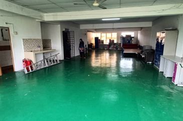 Lot Kedai 2 Tingkat Bandar Satelit Muadzam Shah