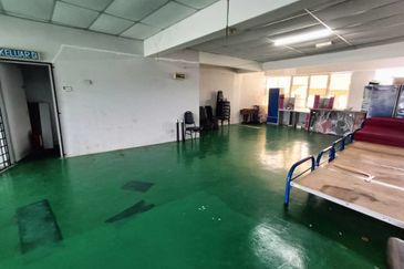 Lot Kedai 2 Tingkat Bandar Satelit Muadzam Shah