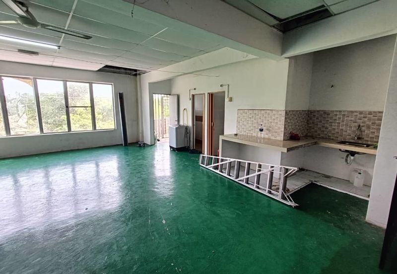 Lot Kedai 2 Tingkat Bandar Satelit Muadzam Shah