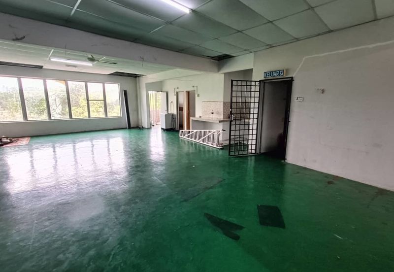 Lot Kedai 2 Tingkat Bandar Satelit Muadzam Shah