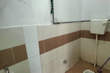 Lot Kedai 2 Tingkat Bandar Satelit Muadzam Shah