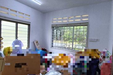 TAMAN IMPIANA ROMPIN