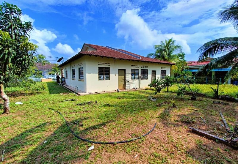 TAMAN IMPIANA ROMPIN