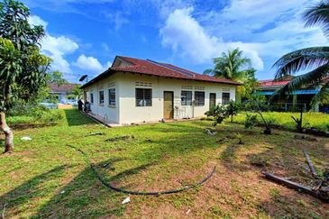 TAMAN IMPIANA ROMPIN