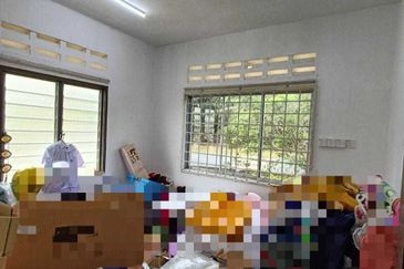 TAMAN IMPIANA ROMPIN