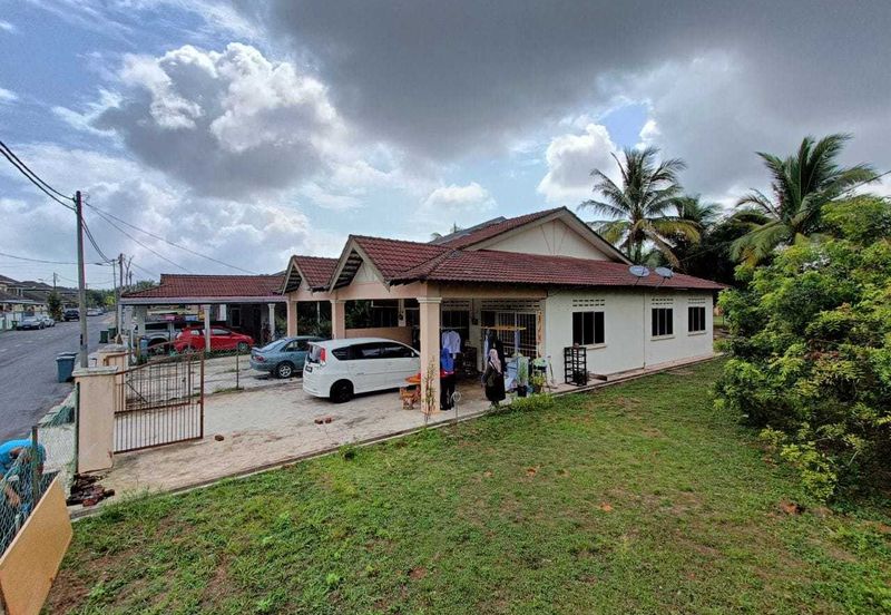 TAMAN IMPIANA ROMPIN