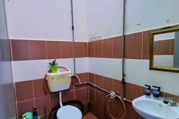 TAMAN IMPIANA ROMPIN