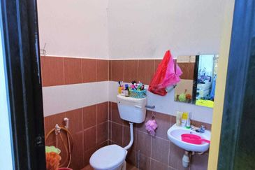 TAMAN IMPIANA ROMPIN