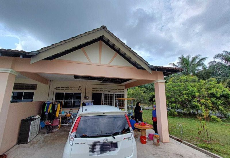 TAMAN IMPIANA ROMPIN