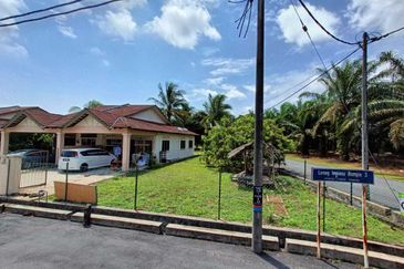 TAMAN IMPIANA ROMPIN