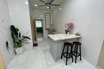 Teres 2 Tingkat Taman Chendering Height Kuala Terengganu