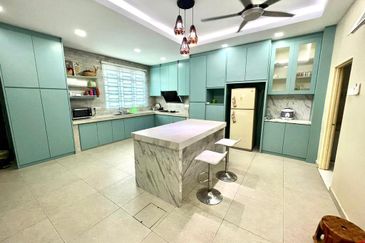 Teres 2 Tingkat Taman Chendering Height Kuala Terengganu