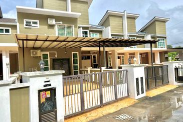 Teres 2 Tingkat Taman Chendering Height Kuala Terengganu