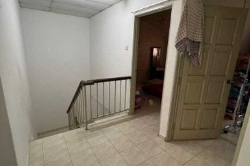 Teres Taman PSJ 1 Tingkat Setengah Sungai Karang