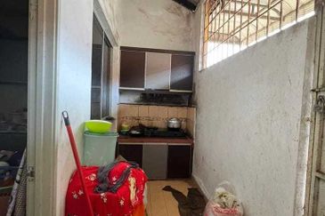 Teres Taman PSJ 1 Tingkat Setengah Sungai Karang