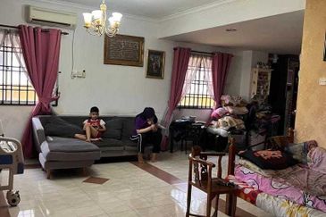 Teres Taman PSJ 1 Tingkat Setengah Sungai Karang