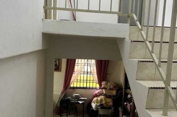 Teres Taman PSJ 1 Tingkat Setengah Sungai Karang