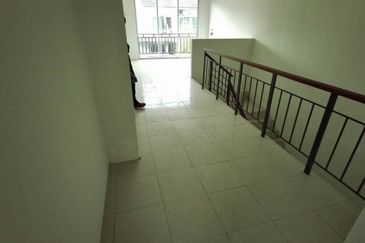 Seni D 2 Tingkat Taman Koperasi Perdana Kemaman