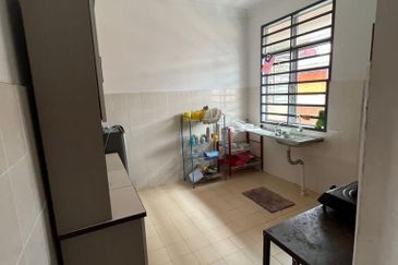 Teres 2 Tingkat Taman Alam Perdana Pasir Semut Kemaman