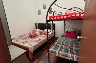 Teres 2 Tingkat Taman Alam Perdana Pasir Semut Kemaman