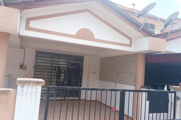 Teres 2 Tingkat Taman Alam Perdana Pasir Semut Kemaman