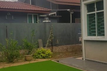 Semi D Corner Lot Taman Beserah Kuantan (Untuk Dijual)