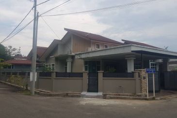 Semi D Corner Lot Taman Beserah Kuantan (Untuk Dijual)