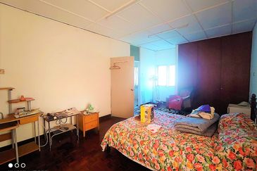 Banglo 2 Tingkat Tok Sira Kuantan (Untuk Dijual)