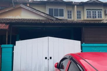 Teres 2 Tingkat Indera Mahkota 2 Kuantan (Untuk Dijual)