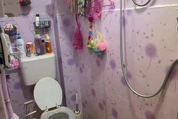 Teres 2 Tingkat Indera Mahkota 2 Kuantan (Untuk Dijual)