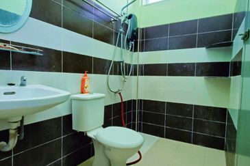 Teres 2 Tingkat Taman Angsana Height Jerantut (Untuk Dijual)