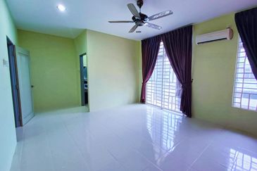 Teres 2 Tingkat Taman Angsana Height Jerantut (Untuk Dijual)